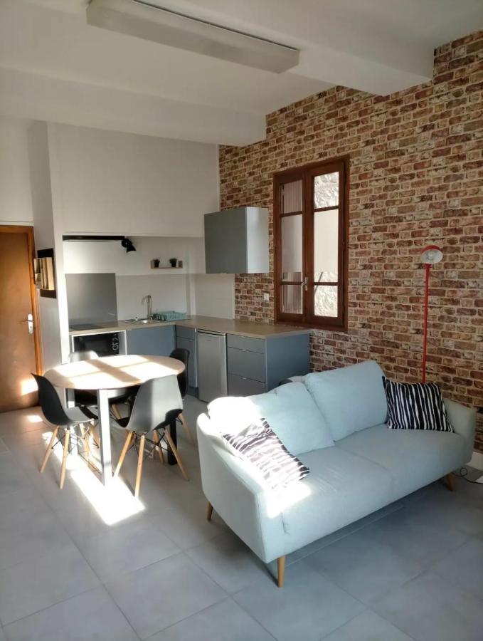 Appartement refait à neuf + parking gratuit Perpignano Esterno foto