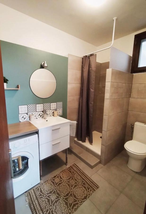 Appartement refait à neuf + parking gratuit Perpignano Esterno foto