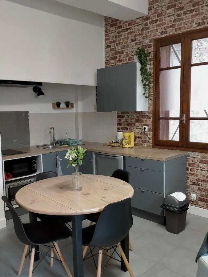 Appartement refait à neuf + parking gratuit Perpignano Esterno foto